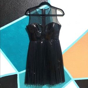 BCBG SLEEVELESS SEQUIN/LACE DRESS